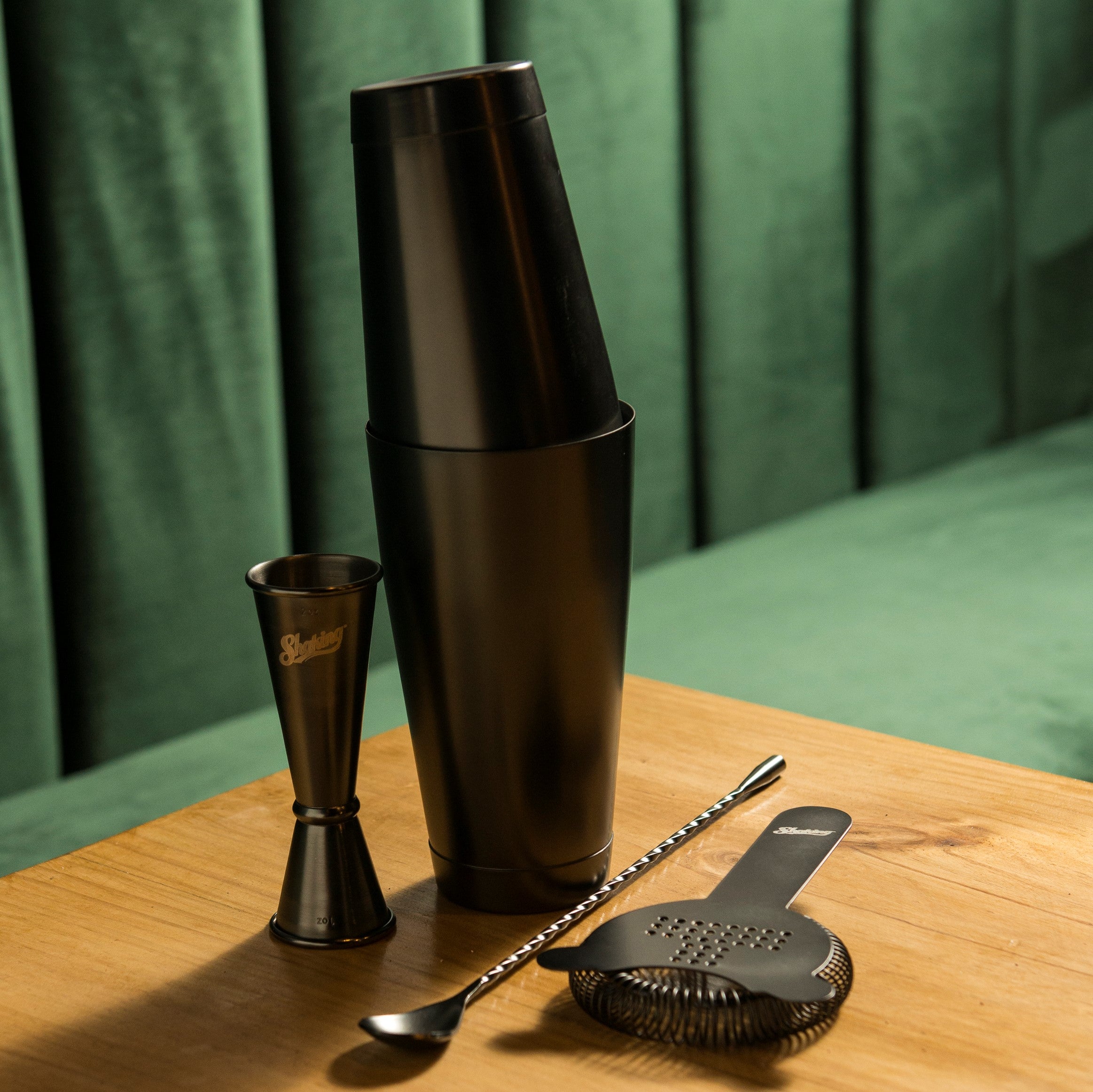 Coctelera Boston Black Shaking 18-28oz