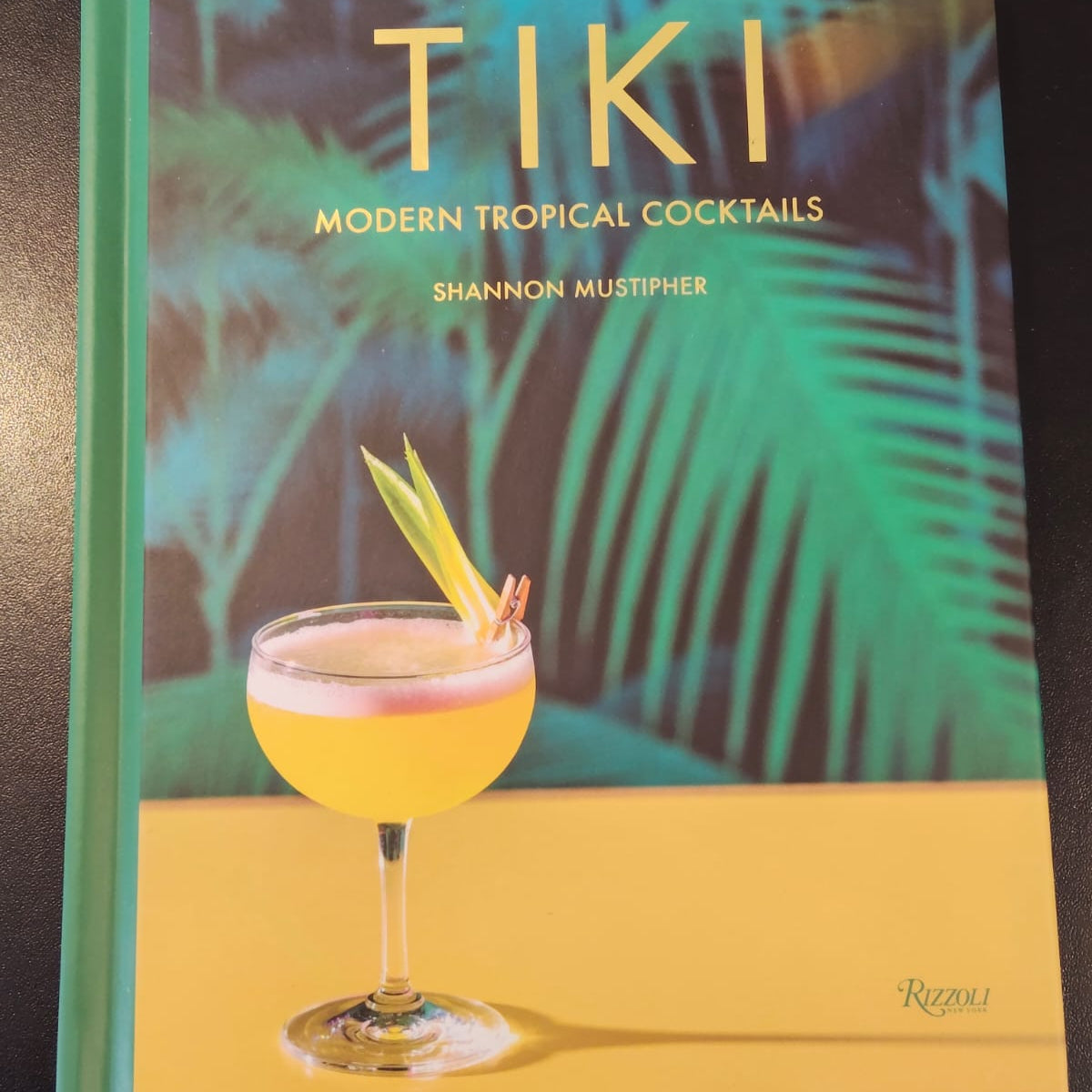 Libro Tiki Modern Tropical Cocktails
