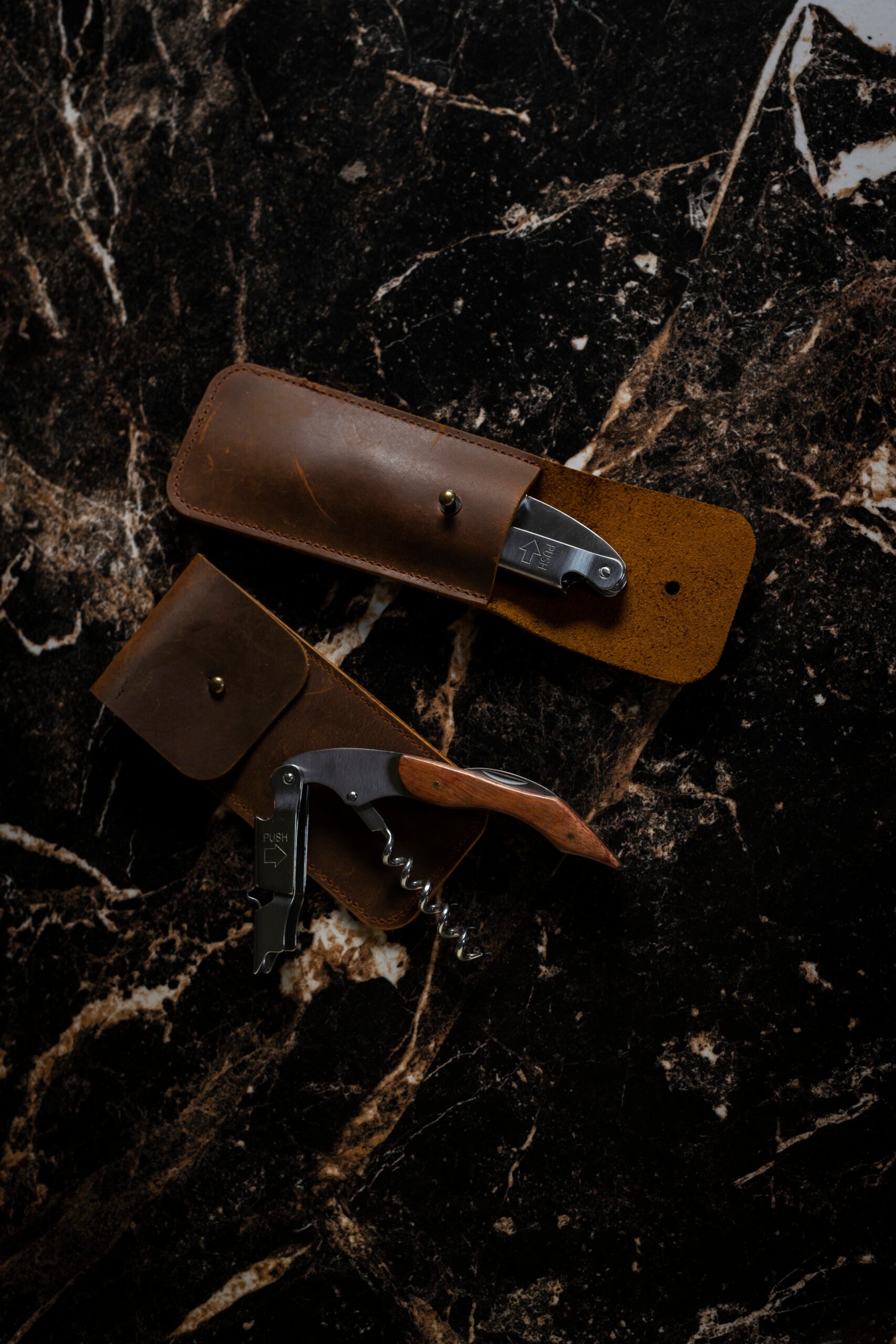 Estuche de cuero + Sacacorcho Wood